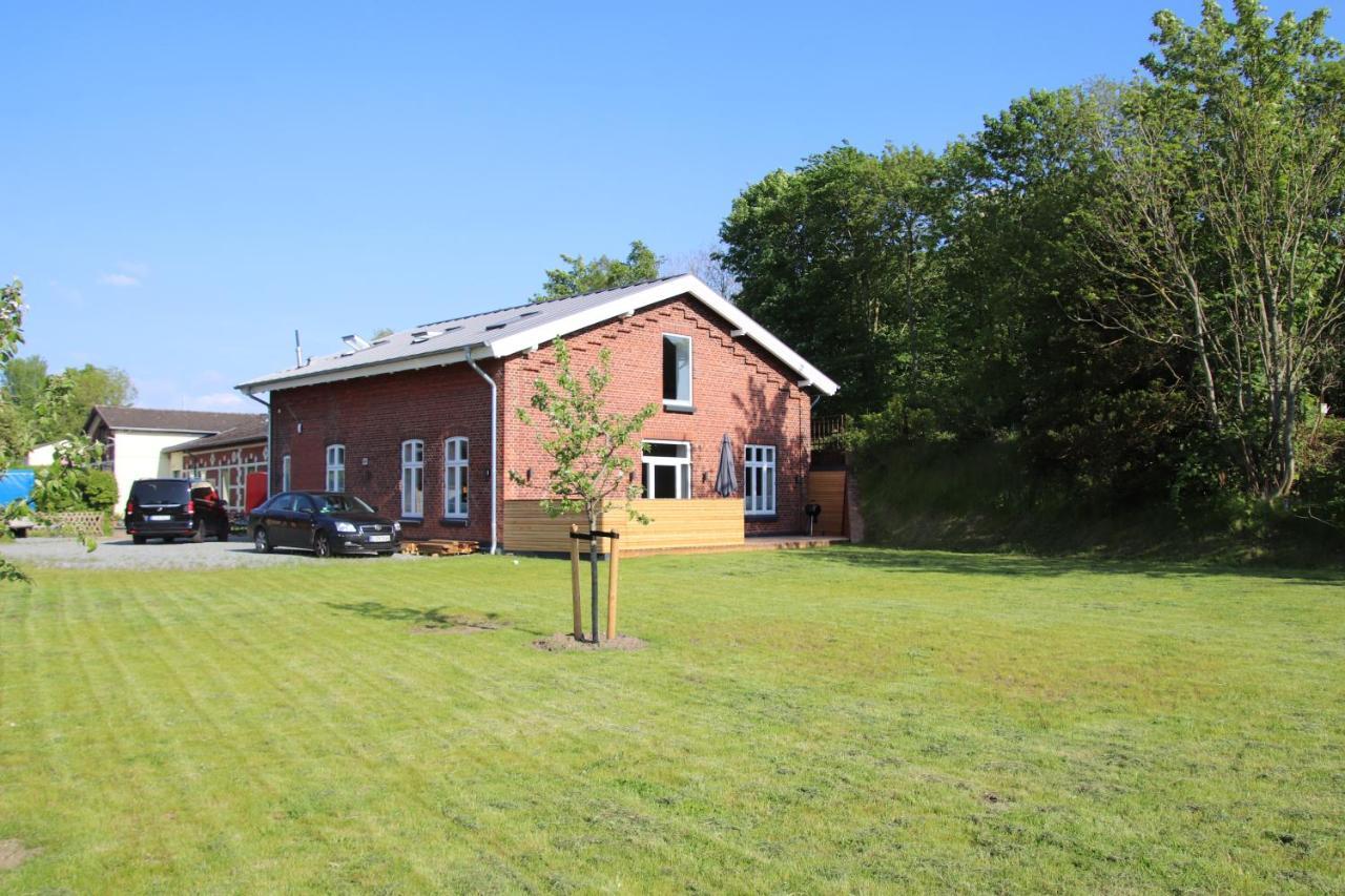 Altes Bahnhofsvorsteherhaus Husum  Exterior foto